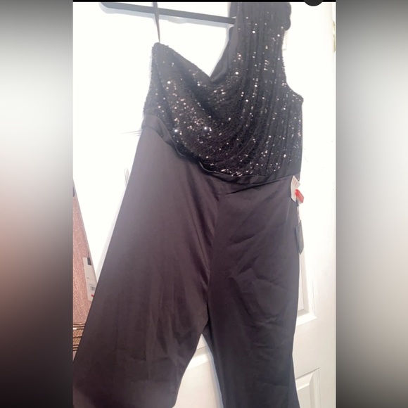 Black Sparkly One Shoulder Satin Mac Duggal Jumpsuit. Fun, fun , fun Size 14 - Picture 9 of 11